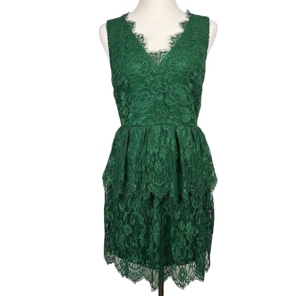 NEW Gianni Bini EMERALD Green Lace Tiered V Neck Sleeveless HOLIDAY Dress Size 4 - Picture 1 of 9